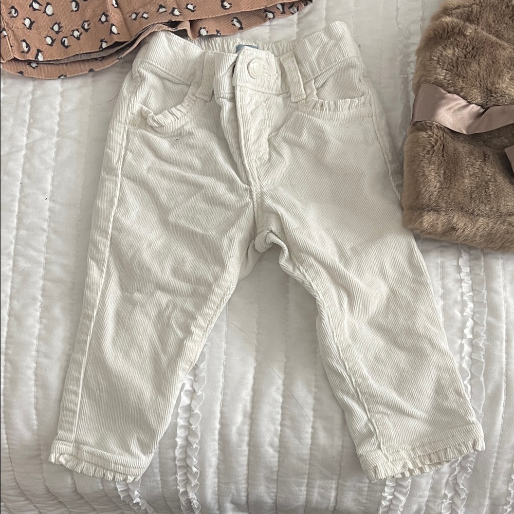 Baby Gap Outfit Penguin Top and Faux Fur Vest with White Corduroy Pant - Picture 5 of 12